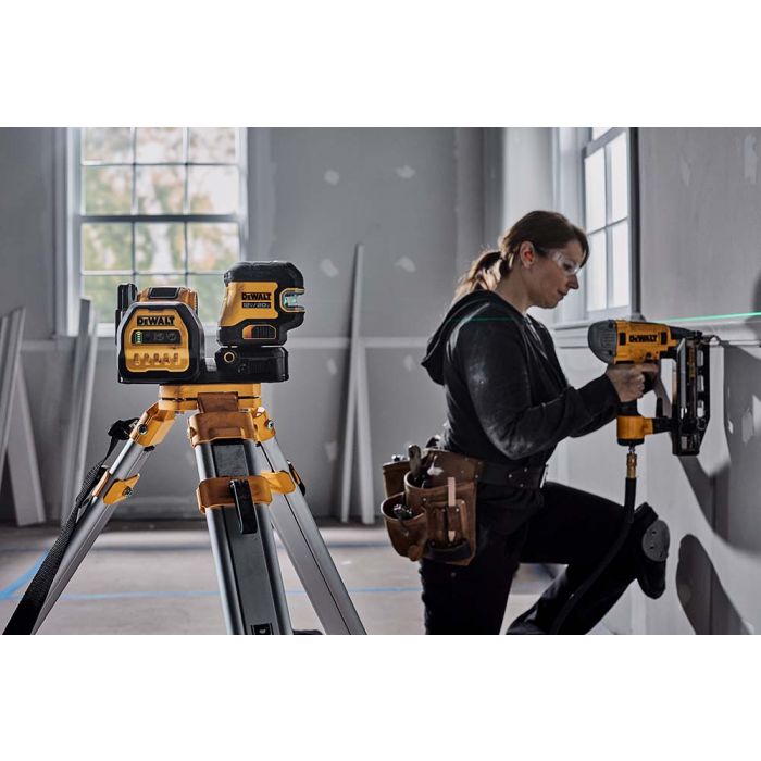 DeWalt 12 20V MAX Cordless 2 Spot Green Line Laser Kit